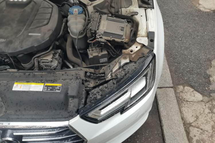 Used Audi A4L 2018 30th Anniversary Edition 40 TFSI Trendy Model Engine Bay Left