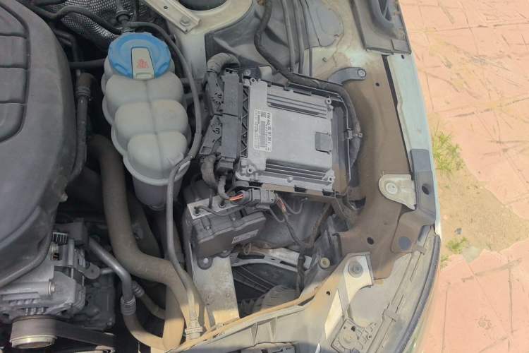 Used Audi A4L 2018 30th Anniversary Edition 40 TFSI Trendy Model Engine Bay Left