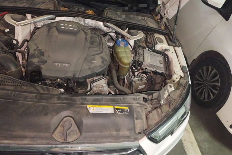 Used Audi A4L 2018 30th Anniversary Edition 40 TFSI Trendy Model Engine Bay Left