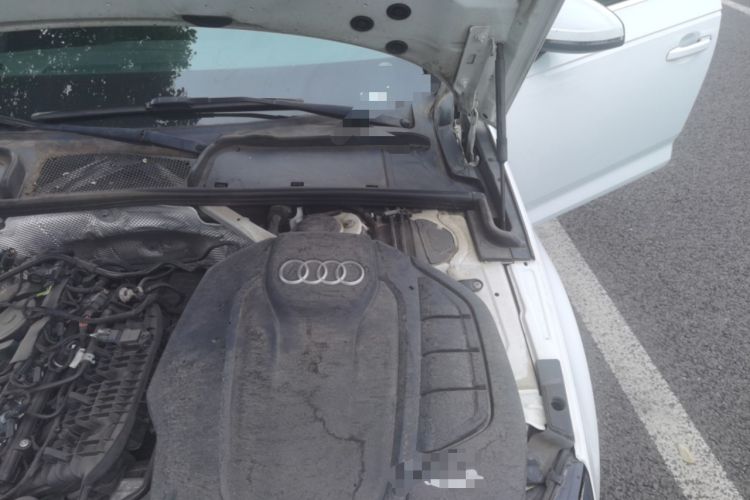 Used Audi A4L 2018 30th Anniversary Edition 40 TFSI Fashion Model Engine Bay Left