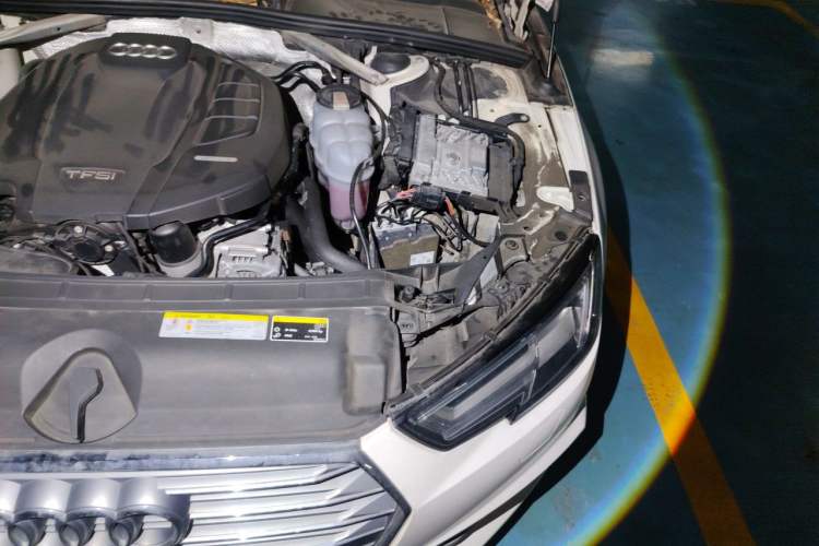 Used Audi A4L 2018 30th Anniversary Edition 45 TFSI quattro Individual Sport Edition Engine Bay Left