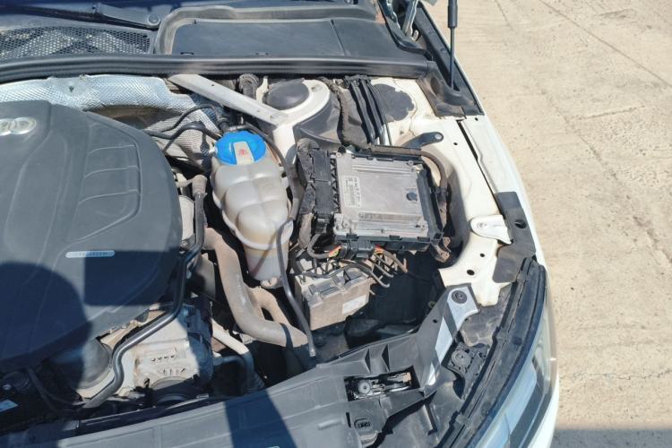 Used Audi A4L 2018 30th Anniversary Edition 40 TFSI Trendy Model Engine Bay Left
