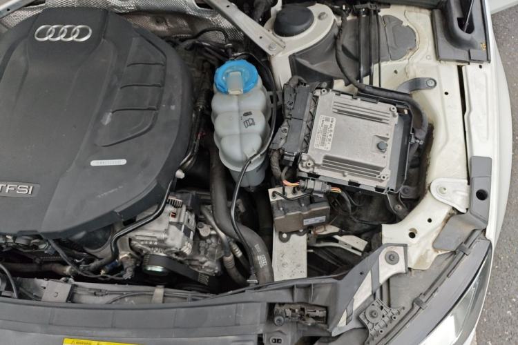 Used Audi A4L 2018 30th Anniversary Edition 40 TFSI Trendy Model Engine Bay Left