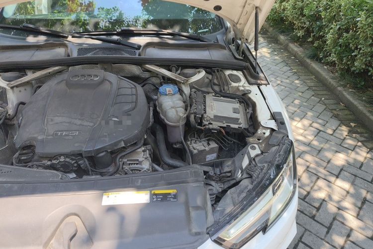 Used Audi A4L 2018 30th Anniversary Edition 40 TFSI Trendy Model Engine Bay Left