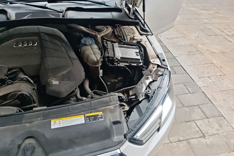 Used Audi A4L 2018 30th Anniversary Edition 30 TFSI Ambition Model Engine Bay Left
