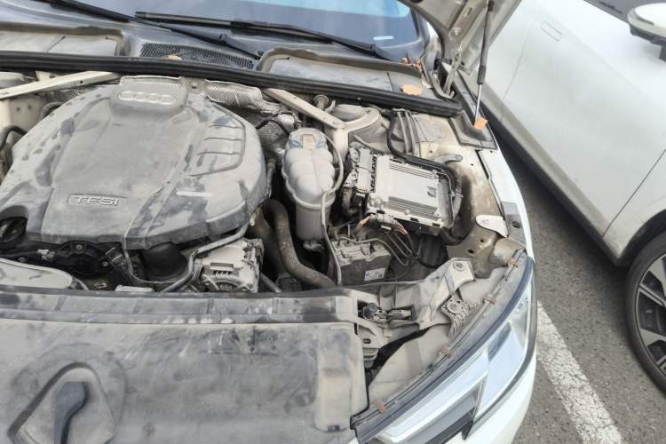 Used Audi A4L 2018 30th Anniversary Edition 40 TFSI Trendy Model Engine Bay Left