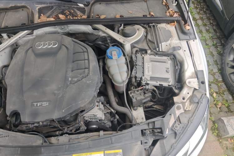 Used Audi A4L 2018 30th Anniversary Edition 40 TFSI Trendy Model Engine Bay Left