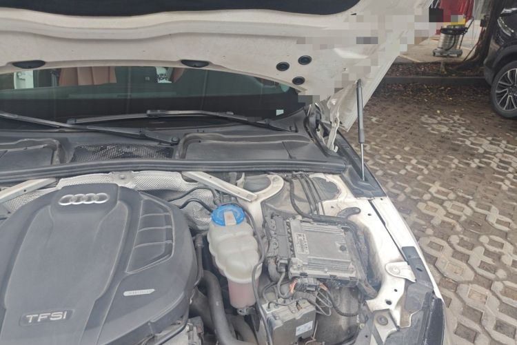 Used Audi A4L 2018 30th Anniversary Edition 40 TFSI Trendy Model Engine Bay Left