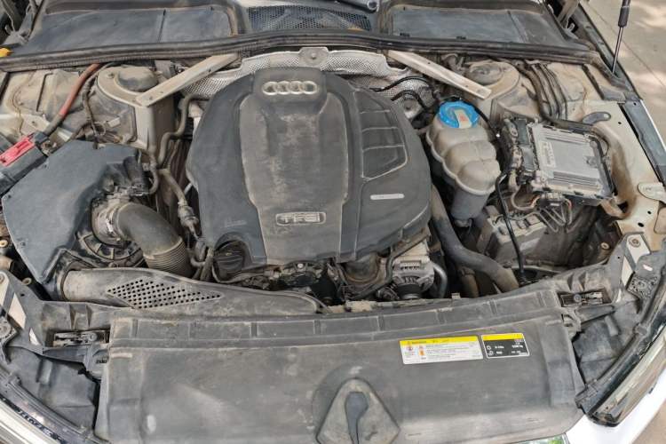Used Audi A4L 2018 30th Anniversary Edition 40 TFSI Fashion Model Engine Bay