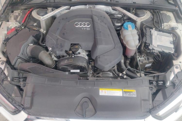 Used Audi A4L 2018 30th Anniversary Edition 30 TFSI Ambition Model Engine Bay