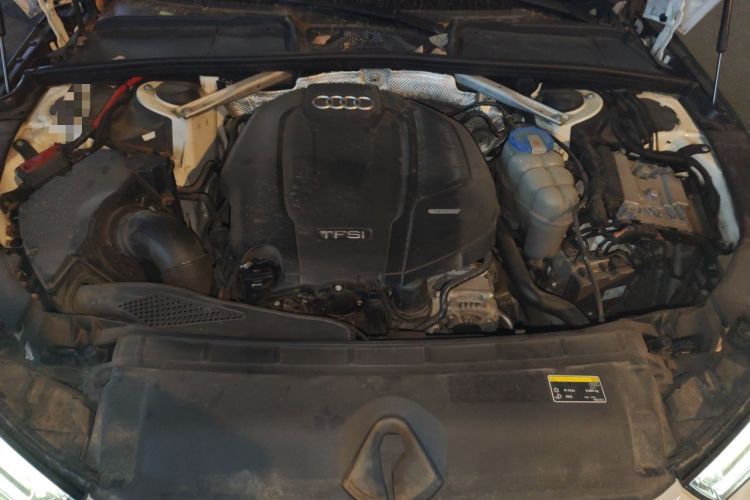 Used Audi A4L 2018 30th Anniversary Edition 45 TFSI quattro Sport model Engine Bay