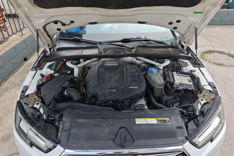 Used Audi A4L 2018 30th Anniversary Edition 40 TFSI Trendy Model Engine Bay