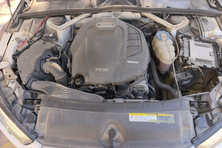 Used Audi A4L 2018 30th Anniversary Edition 40 TFSI Fashion Model Engine Bay
