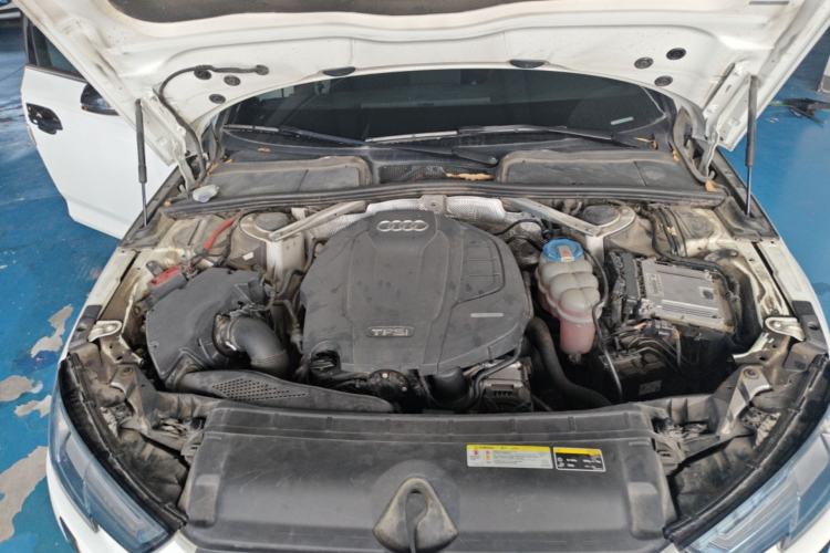 Used Audi A4L 2018 30th Anniversary Edition 40 TFSI Trendy Model Engine Bay