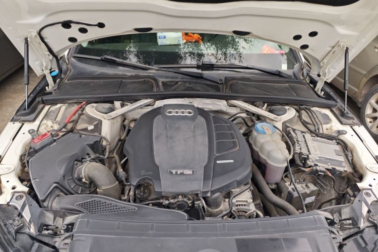 Used Audi A4L 2018 30th Anniversary Edition 40 TFSI Fashion Model Engine Bay