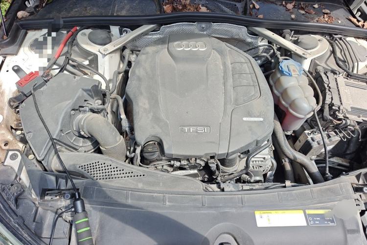 Used Audi A4L 2018 30th Anniversary Edition 40 TFSI Fashion Model Engine Bay