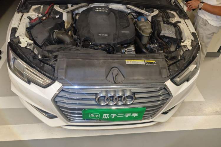 Used Audi A4L 2018 30th Anniversary Edition 45 TFSI quattro Individual Sport Edition Engine Bay