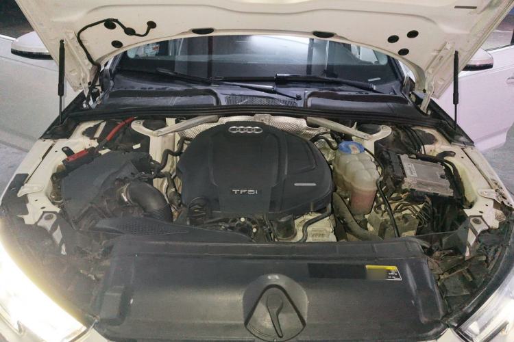 Used Audi A4L 2018 30th Anniversary Edition 40 TFSI Fashion Model Engine Bay