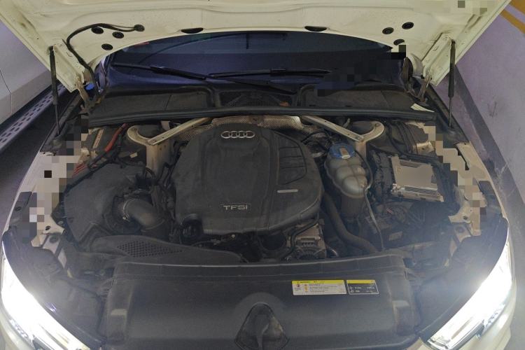 Used Audi A4L 2018 30th Anniversary Edition 40 TFSI Fashion Model Engine Bay