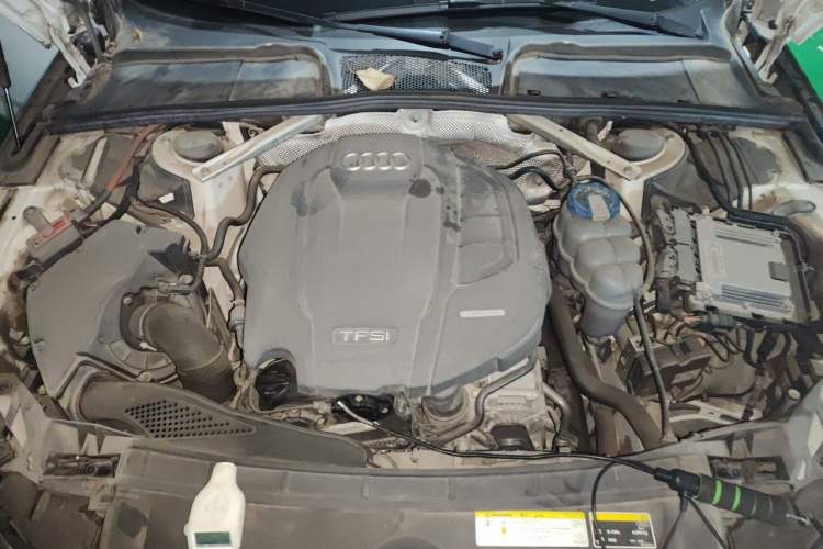 Used Audi A4L 2018 30th Anniversary Edition 40 TFSI Fashion Model Engine Bay