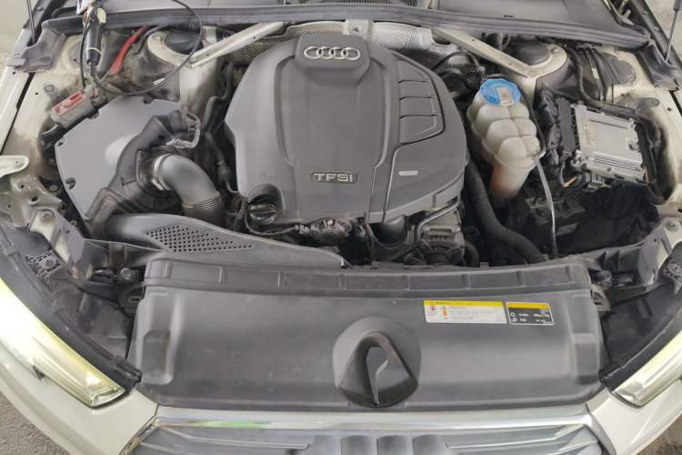 Used Audi A4L 2018 30th Anniversary Edition 40 TFSI Fashion Model Engine Bay