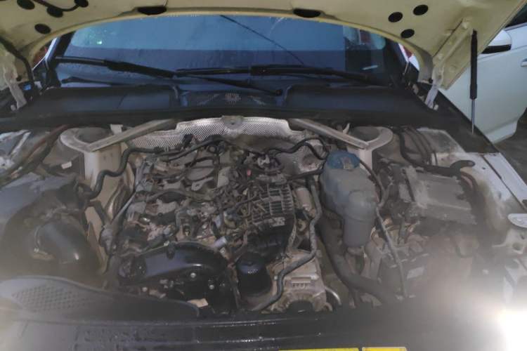 Used Audi A4L 2018 30th Anniversary Edition 40 TFSI Fashion Model Engine Bay