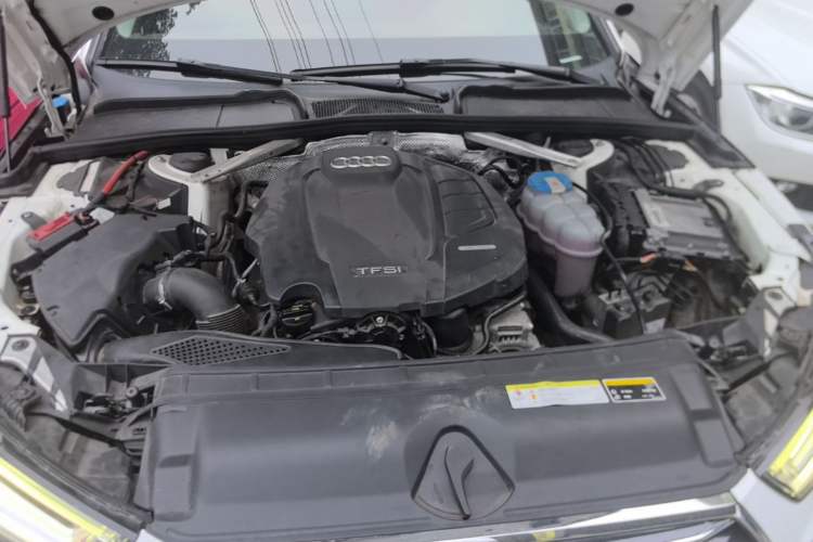Used Audi A4L 2018 30th Anniversary Edition 40 TFSI Trendy Model Engine Bay
