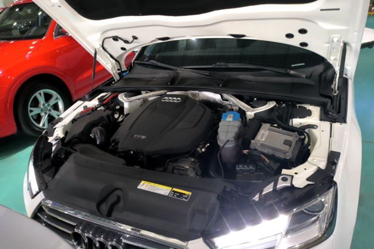 Used Audi A4L 2018 30th Anniversary Edition 40 TFSI Trendy Model Engine Bay