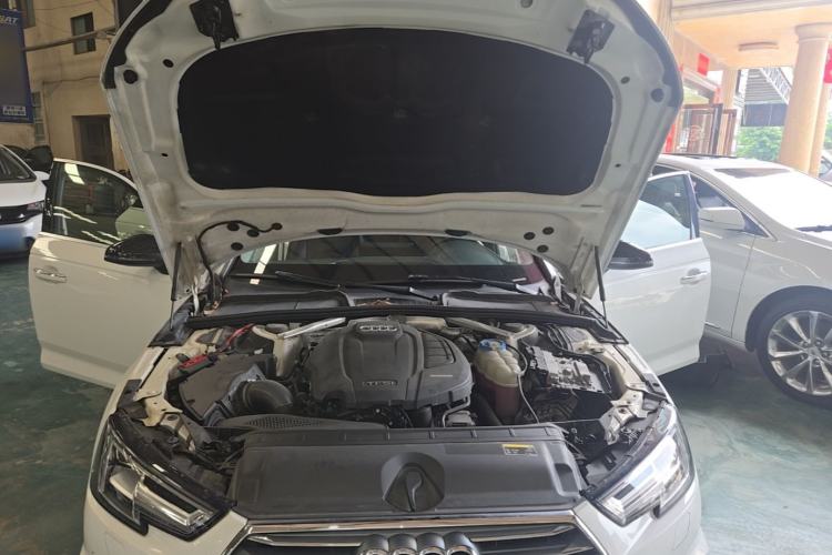 Used Audi A4L 2018 30th Anniversary Edition 45 TFSI quattro Individual Sport Edition Engine Bay