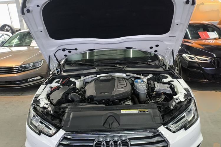 Used Audi A4L 2018 30th Anniversary Edition 40 TFSI Fashion Model Engine Bay