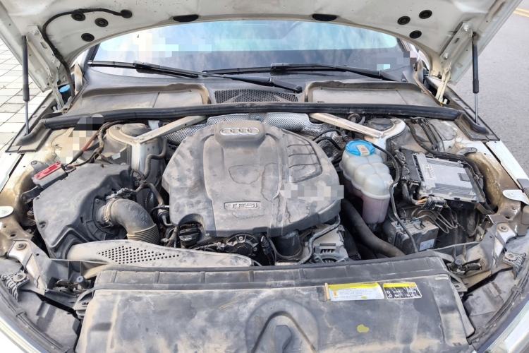 Used Audi A4L 2018 30th Anniversary Edition 40 TFSI Fashion Model Engine Bay