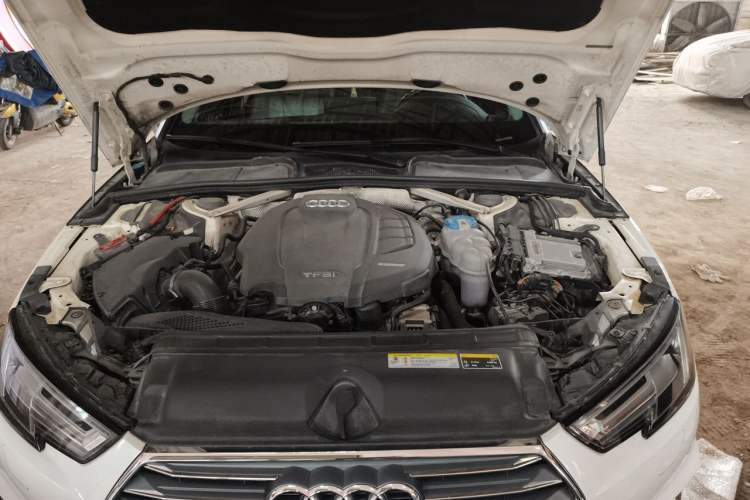 Used Audi A4L 2018 30th Anniversary Edition 40 TFSI Fashion Model Engine Bay