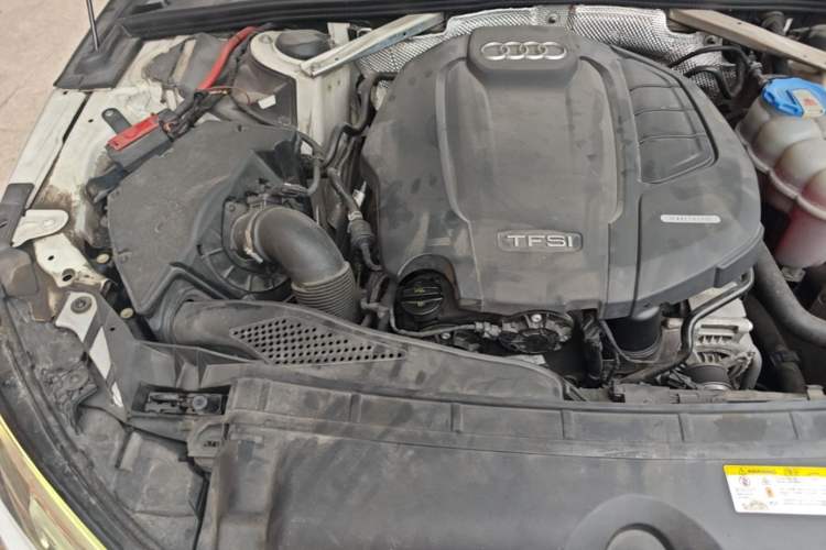Used Audi A4L 2018 30th Anniversary Edition 40 TFSI Fashion Model Engine Bay Right