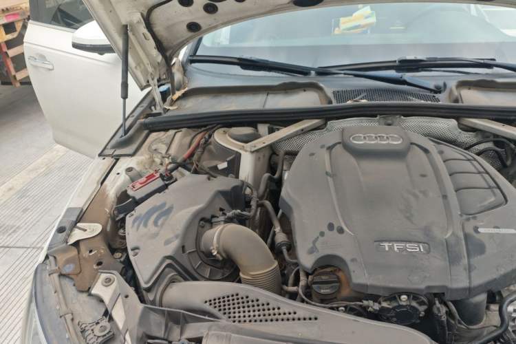 Used Audi A4L 2018 30th Anniversary Edition 40 TFSI Fashion Model Engine Bay Right