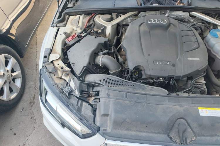 Used Audi A4L 2018 30th Anniversary Edition 40 TFSI Fashion Model Engine Bay Right