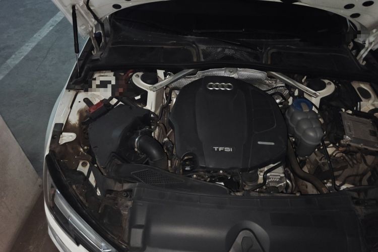 Used Audi A4L 2018 30th Anniversary Edition 40 TFSI Fashion Model Engine Bay Right