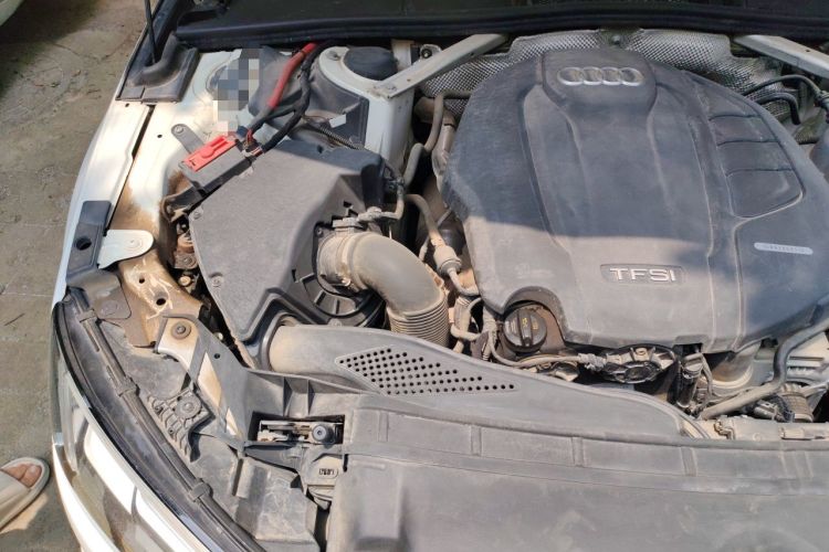 Used Audi A4L 2018 30th Anniversary Edition 40 TFSI Fashion Model Engine Bay Right