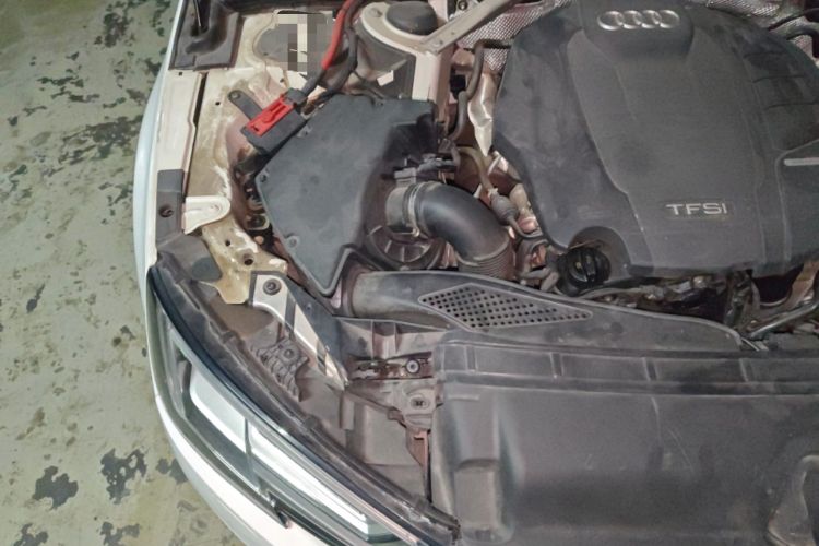 Used Audi A4L 2018 30th Anniversary Edition 40 TFSI Trendy Model Engine Bay Right