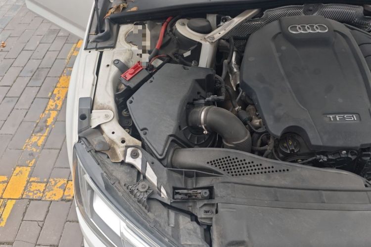 Used Audi A4L 2018 30th Anniversary Edition 40 TFSI Fashion Model Engine Bay Right