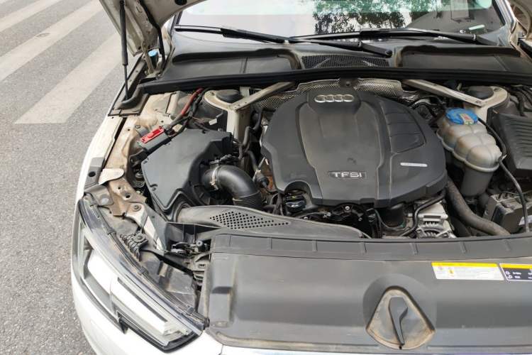 Used Audi A4L 2018 30th Anniversary Edition 40 TFSI Trendy Model Engine Bay Right