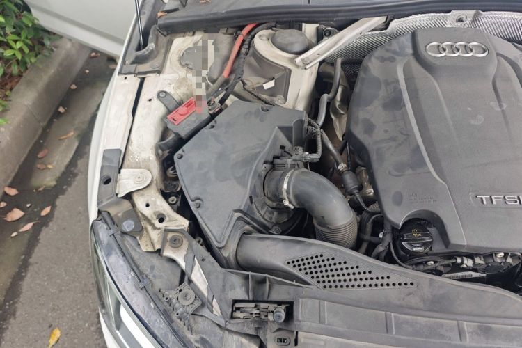 Used Audi A4L 2018 30th Anniversary Edition 40 TFSI Fashion Model Engine Bay Right