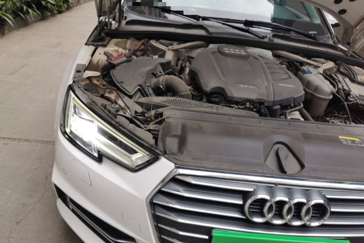 Used Audi A4L 2018 30th Anniversary Edition 40 TFSI Fashion Model Engine Bay Right