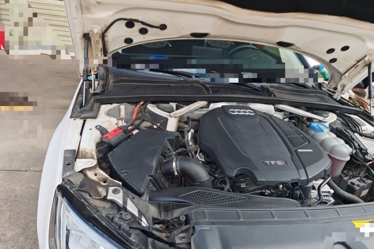 Used Audi A4L 2018 30th Anniversary Edition 40 TFSI Fashion Model Engine Bay Right