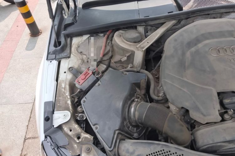 Used Audi A4L 2018 30th Anniversary Edition 30 TFSI Ambition Model Engine Bay Right