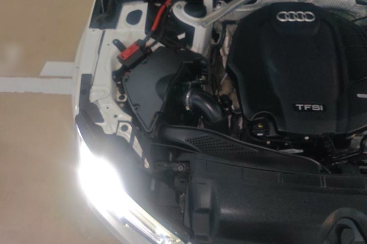 Used Audi A4L 2018 30th Anniversary Edition 40 TFSI Fashion Model Engine Bay Right