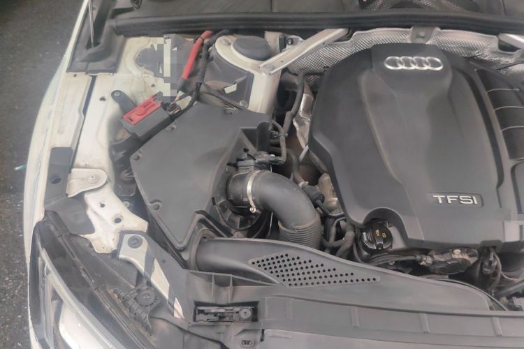 Used Audi A4L 2018 30th Anniversary Edition 40 TFSI Trendy Model Engine Bay Right