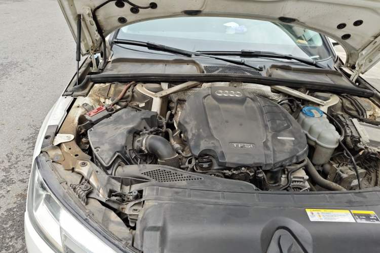 Used Audi A4L 2018 30th Anniversary Edition 40 TFSI Fashion Model Engine Bay Right