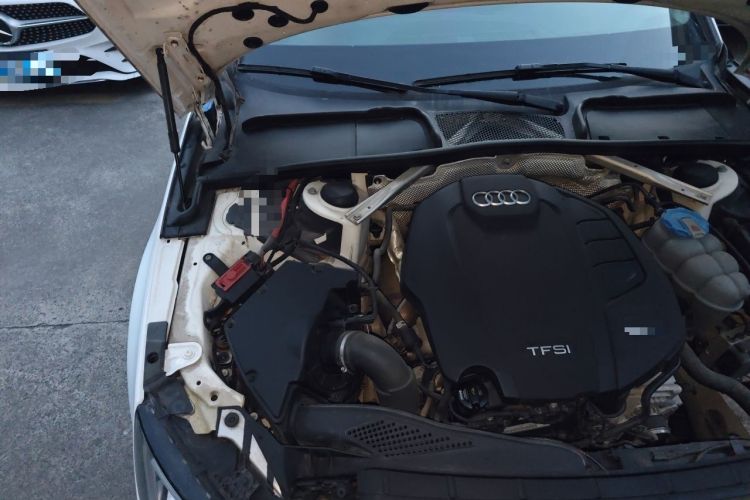 Used Audi A4L 2018 30th Anniversary Edition 40 TFSI Fashion Model Engine Bay Right