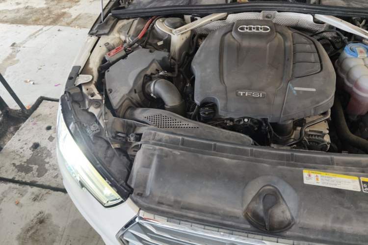 Used Audi A4L 2018 30th Anniversary Edition 40 TFSI Fashion Model Engine Bay Right