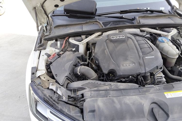 Used Audi A4L 2018 30th Anniversary Edition 40 TFSI Fashion Model Engine Bay Right